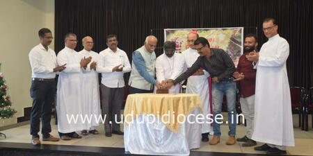 Udupi Bishop Gerald Lobo Brings Christmas Cheer to Journalists